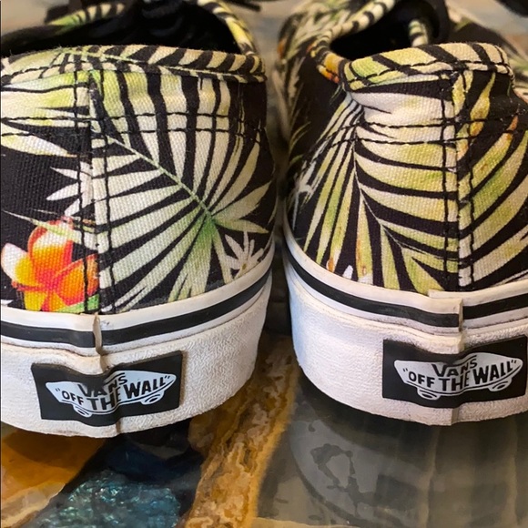 VANS - Picture 7 of 8